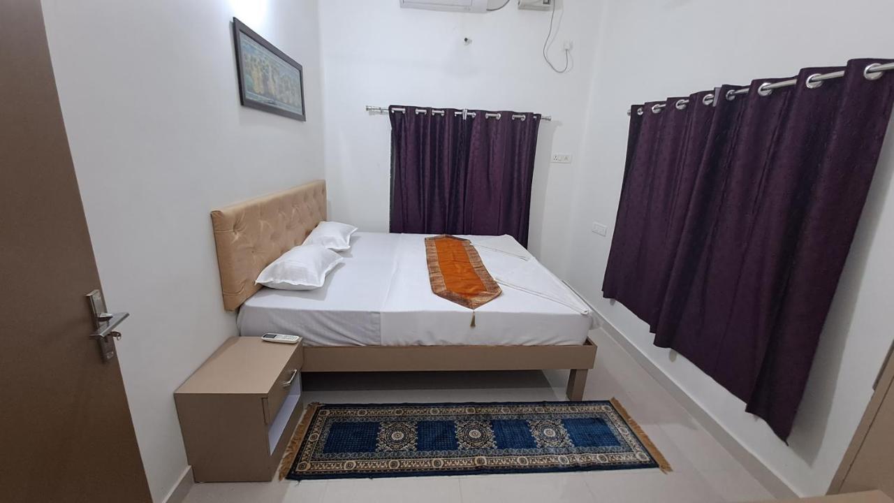 Purple Lotus Hotel Benares Buitenkant foto